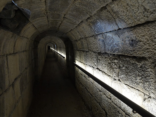 Photo of the interior of the underground gallery at the Besançon Citadel